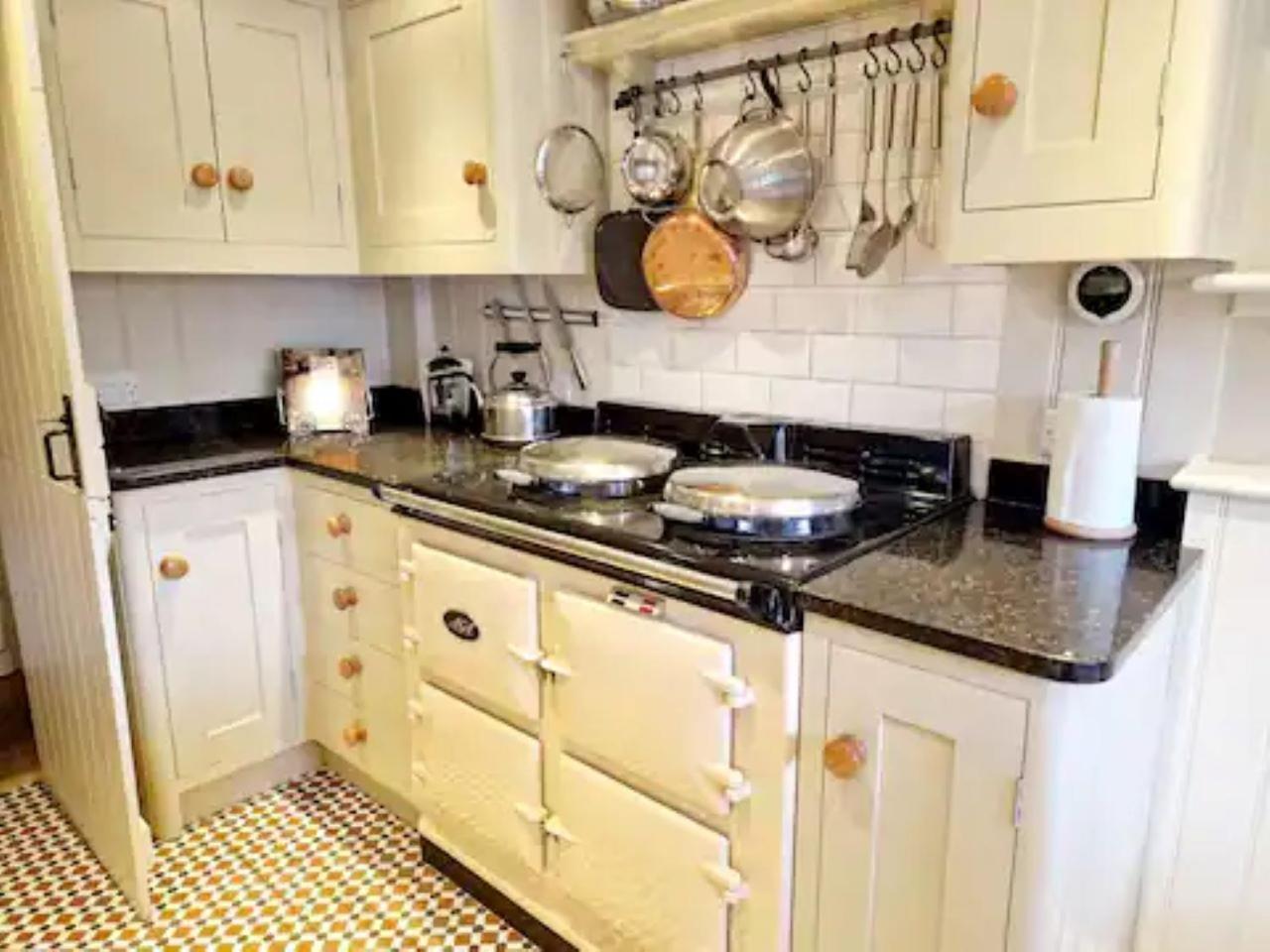 Jackdaw Cottage-Beautiful Cottage, Town Centre Wimborne Minster Exterior foto